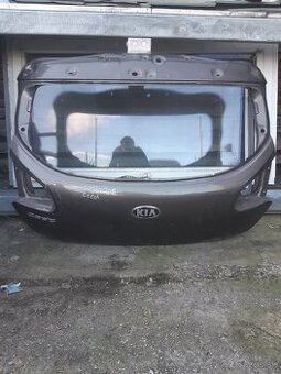 Zadna kapota kia ceed
