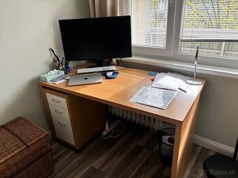 Písací stôl so zásuvkami