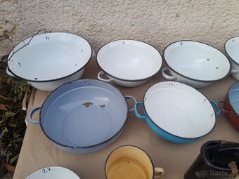 Smaltované riady chalupárske dekorácie .