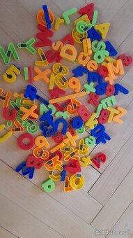 Magnetické pismena a cislice
