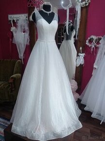 Trblietavé svadobné šaty - 1