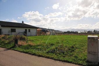 Stavebný pozemok 732 m2, Ružomberok - Ivachnová
