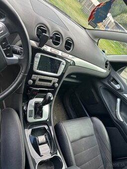 Predám Ford s max 2l automat 2011