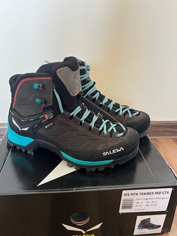 Turistické topanky Salewa 36
