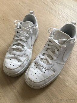 NIKE TENISKY č 37,5 - 1