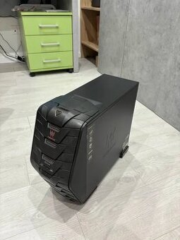 Herný počítač - Acer Predator + Monitor + Klávesnica + Myš