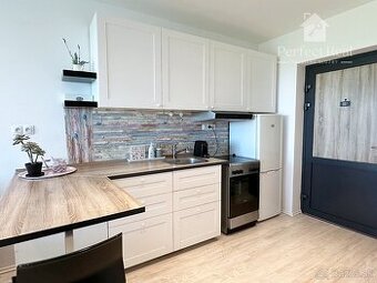 🏡 PREDAJ: 1-izbový byt s loggiou a parkovaním, Senec 🏡