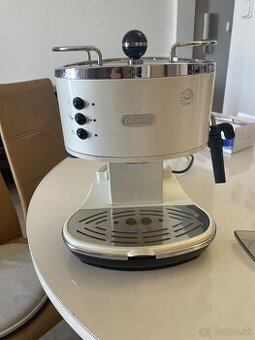 Pákový kávovar DeLonghi