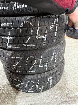 Z241 zimné 4ks 215/65R16C