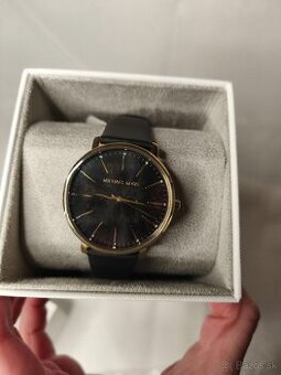 Čierne kožené hodinky zn. Michael Kors - 1