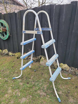 Predam schody do bazena