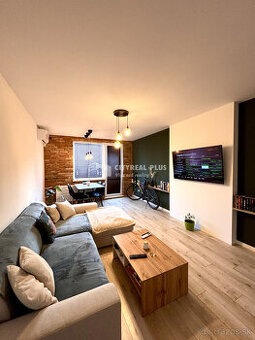 Ponúkame Vám na prenájom veľký, kompletne zariadený 2 izbový