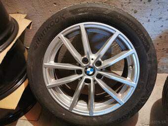 BMW 3 (G20) - originál 17" alu s letnými pneu 6+mm DOT 22