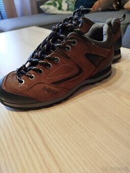 Dámske turistické topánky