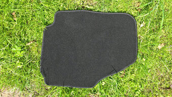 Predam na Ford Mondeo Mk IV kobercek na predne spolusediace.