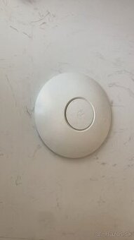 Ubiquiti UniFi AP (UAP) – stropní WiFi AP, 2.4 GHz