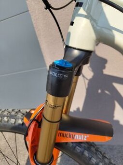 Lee Cougan quest team/Sram AXS