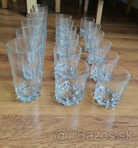 Sada 16 sklenených pohárov