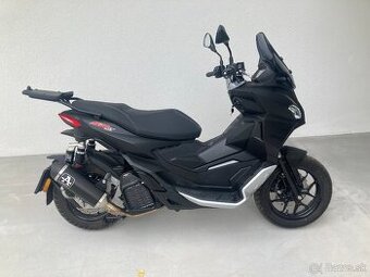 Aprilia SR GT 200