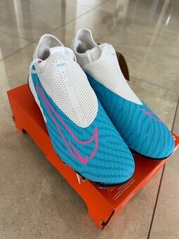 Nike kopačky. UPLNE NOVÉ -UK 6