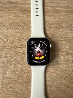 Apple Watch SE GPS (2023) 44mm svetlé - remienok M/L