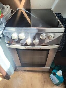 Sporák Gorenje sklokeramický 50cm