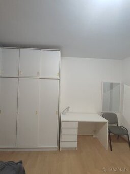 1-izbovy, Košice