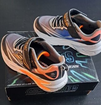Svietiace tenisky Skechers 27