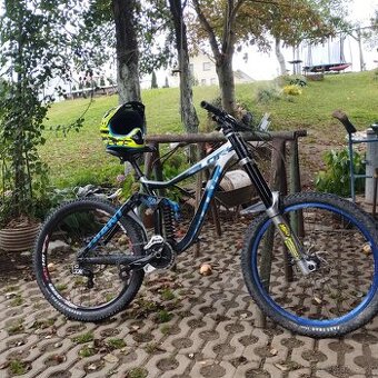 Dh/dowmhill/zjazdovy bicykel/Glory Giant