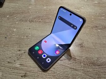 Samsung Flip 6 256gb v top stave nema ziadne znamky pouzivan