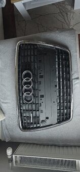 Audi A8 predna maska