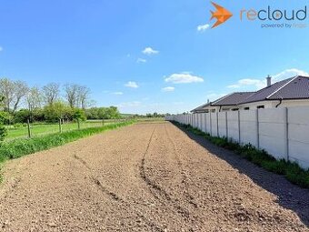 Na predaj slnečný stavebný pozemok – Malé Zálužie, 1356 m²