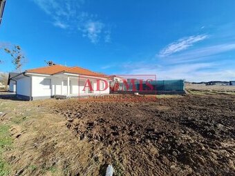 Predám 4izbový bungalov Ruskov,kolaudácia,652m2,Ruskov, len
