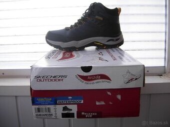 Predám turistickú obuv SKECHERS v záruke.