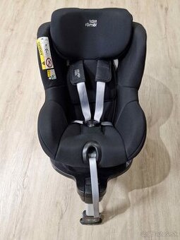 Britax Römer Dualfix M i-Size – otočná autosedačka (0–18 kg)