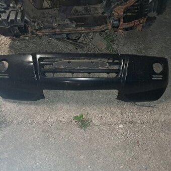 Predám predný nárazník mitsubishi pajero 3 2007