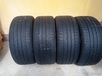 225/40 R18