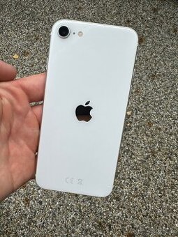 iPhone SE 2020 - baterie 100%