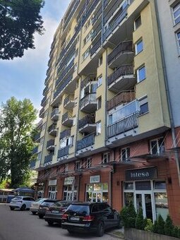 2 izbový byt s veľkou loggiou v BA II, Ružinov, Jégeho ul.