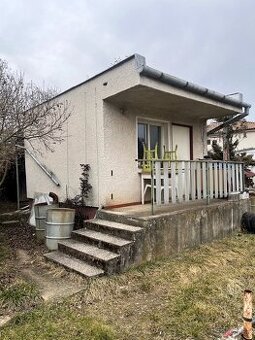 Záhradná chata so slnečným pozemkom top lokalita Levice