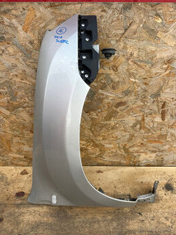 PRODÁM PRAVÝ BLATNIK DACIA DUSTER II