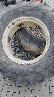 Zadne kolesa zetor 16,9/14-28