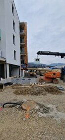 Vákuová prísavka na sklo, sendv. panely a iné doskové mat.