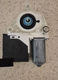 Predám motorček sťahovania okien 1K0959792L - 1