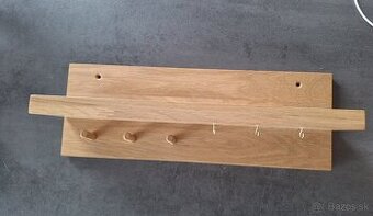 Ikea vešiak s poličkou