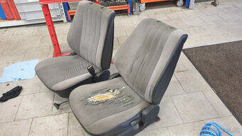 predam sedacky na bmw E30