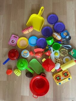 Hračky do kuchynky i do piesku