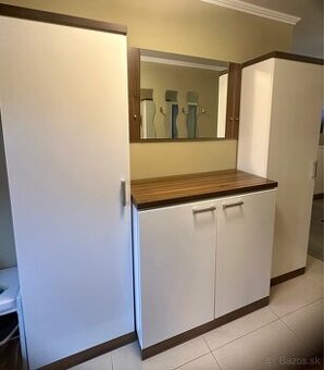 Predsieňová zostava