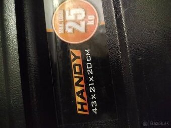 Kufrík s náradím.