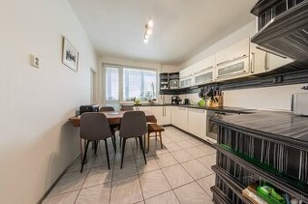 PREDAJ - 5 izbový dom s veľkým pozemkom, Malé Dvorníky